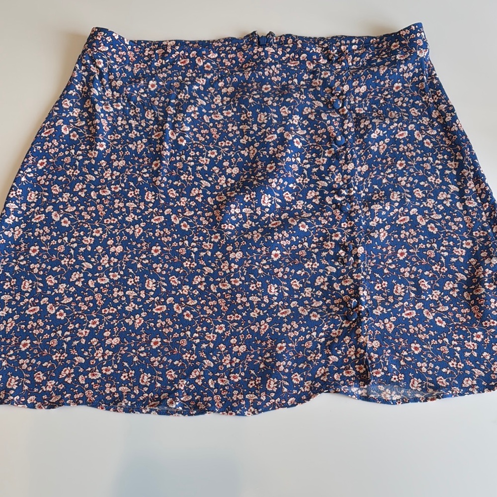 Madewel  porch side button down mini skirt in summer vines floral skirt